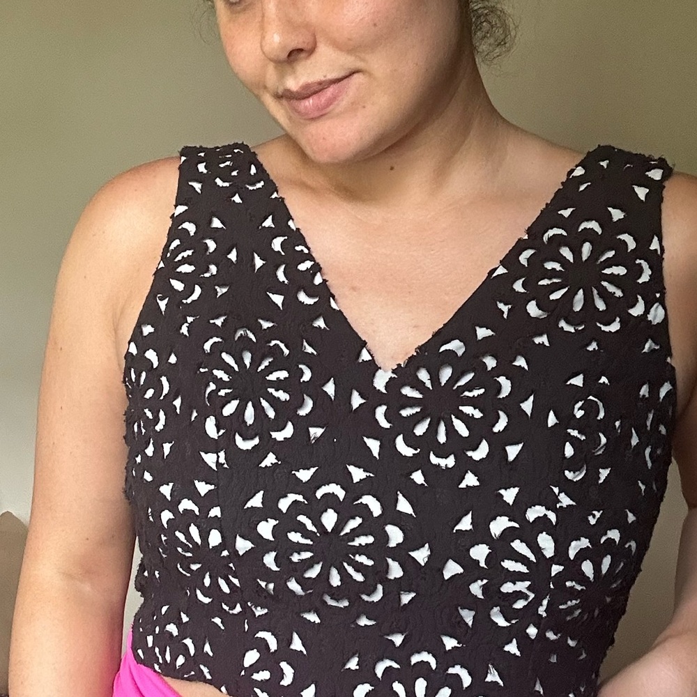 Alice + Olivia Black and White Sleeveless Crop Tank Top